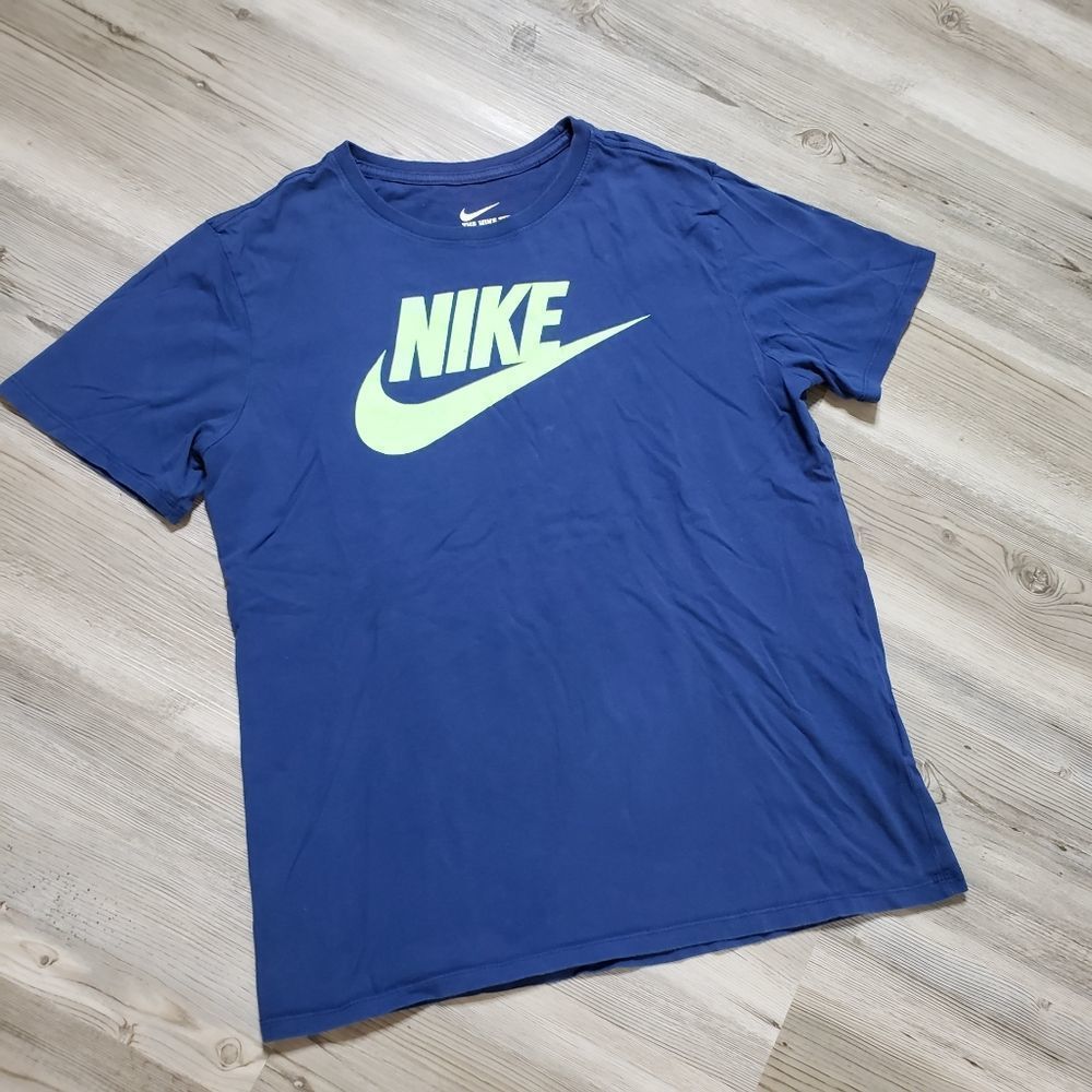 MEN'S MEDIUM NIKE T-SHIRT THE NIKE TEE BLUE AND LIME GREEN
